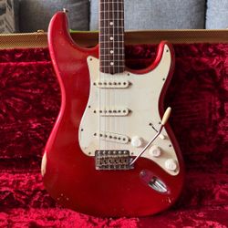 1987 Fender AV '62 / Custom Shop '65 Stratocaster Candy Apple Red Buil