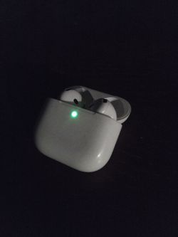 Apple AirPods 4 pros with Charging Case