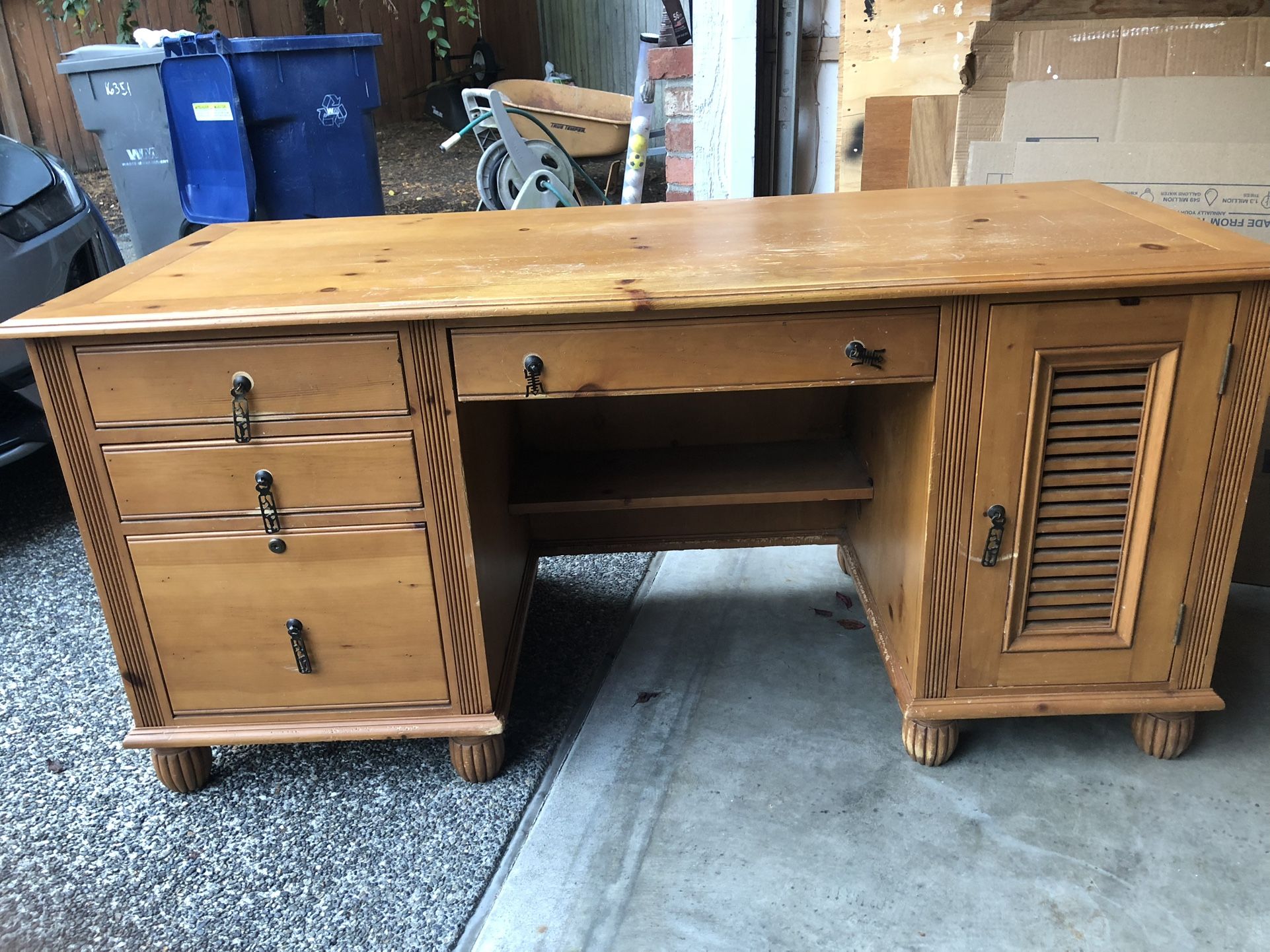 Office Furniture Lot 