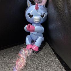 Fingerlings Stella Baby Unicorn