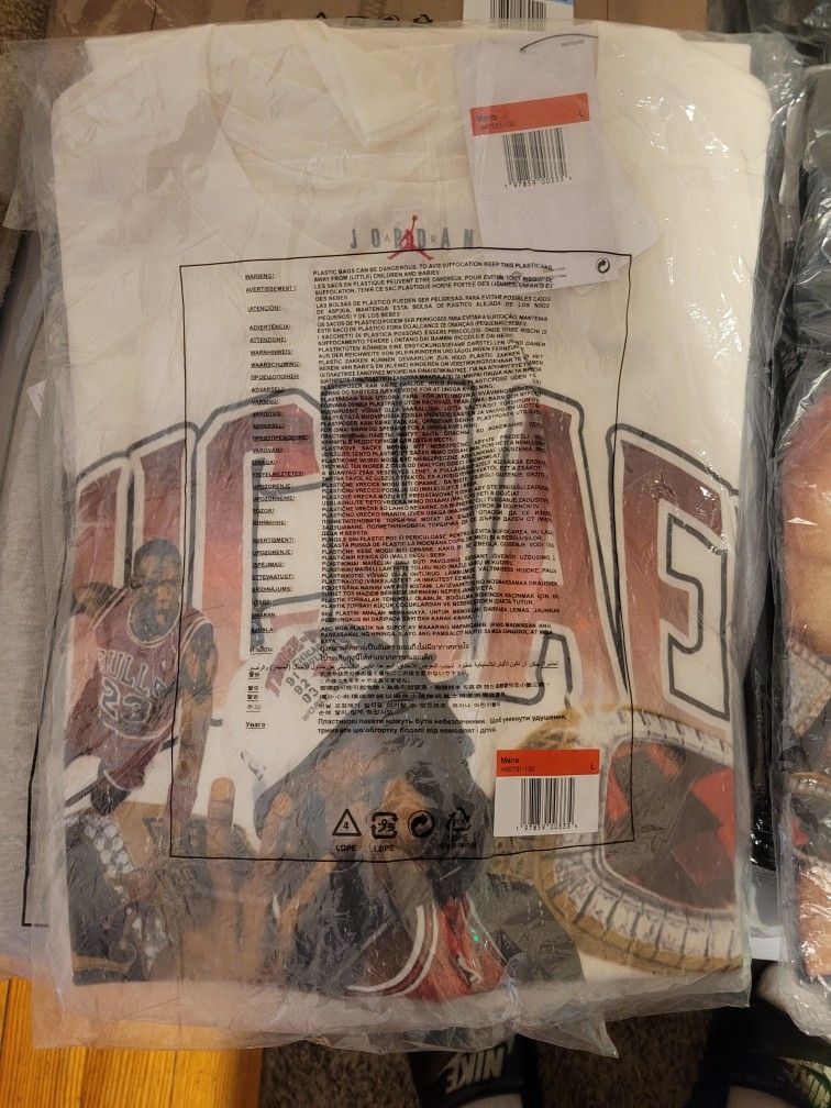 JORDAN T-SHIRTS & SWEATSHIRTS & SWEATPANTS / SIZE LARGE & MEDIUM / BRAND NEW !!!!
