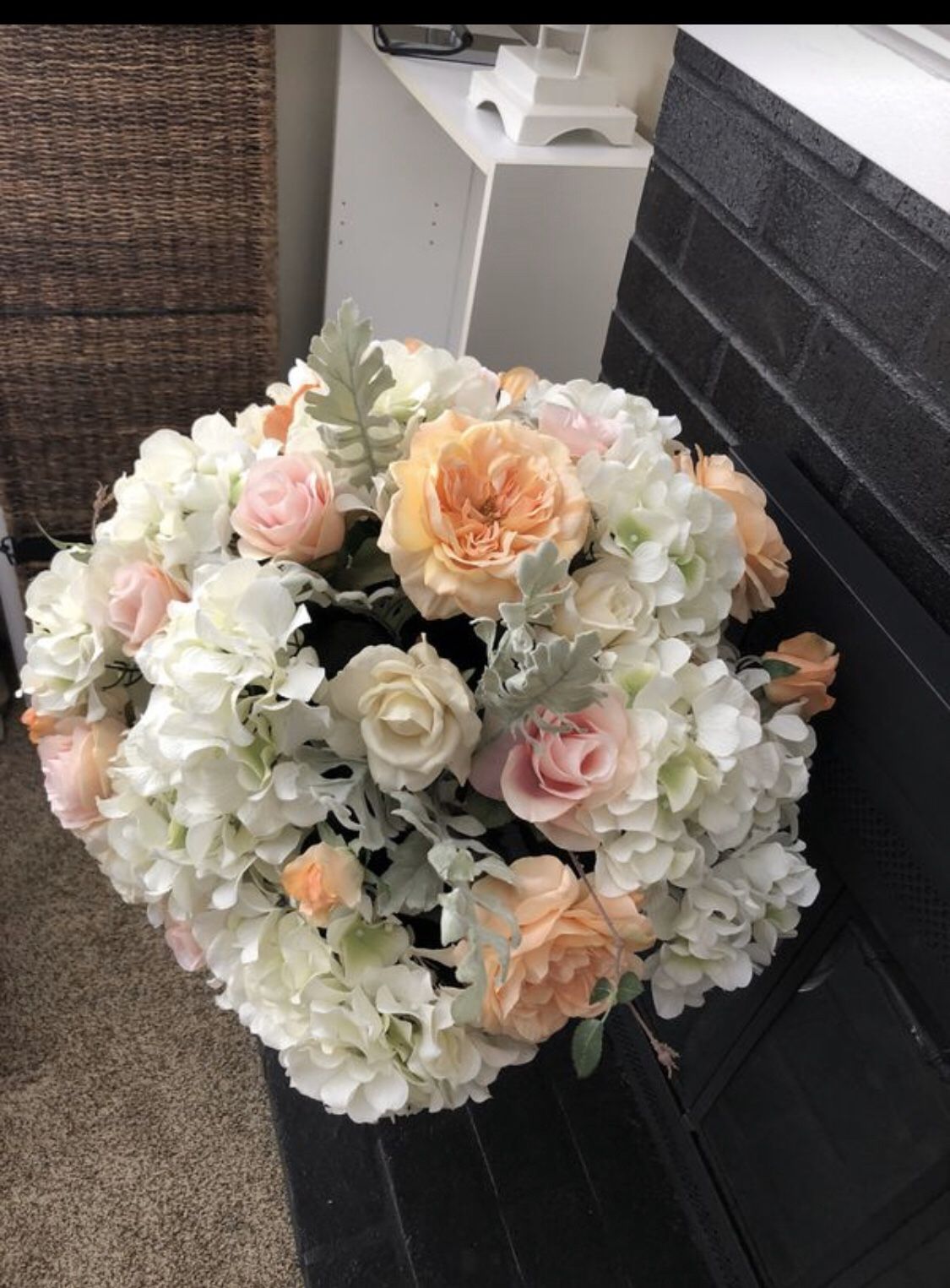 Flower arrangements with vase