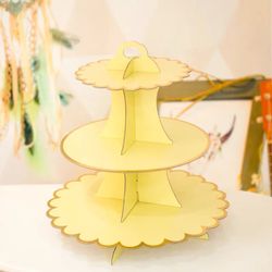 Used paper cupcake stands