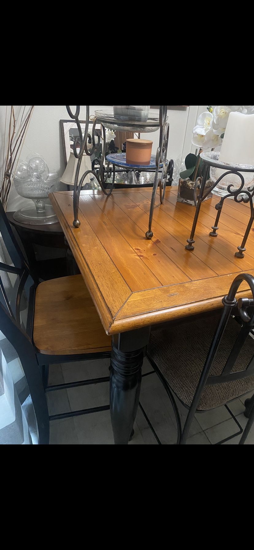 Dining Room Table And 4 Chairs