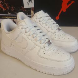 Authenticity Guarantee
Nike Air Force 1 '07  Triple White DD8959-100 Women's Size 8.5 