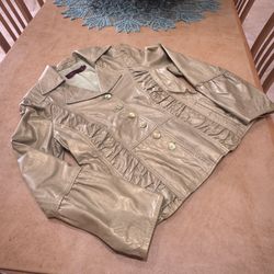 Dramatic Price Drop: Vintage Top Quality Metallic Light Green Leather By Pasha Veneto, Size M