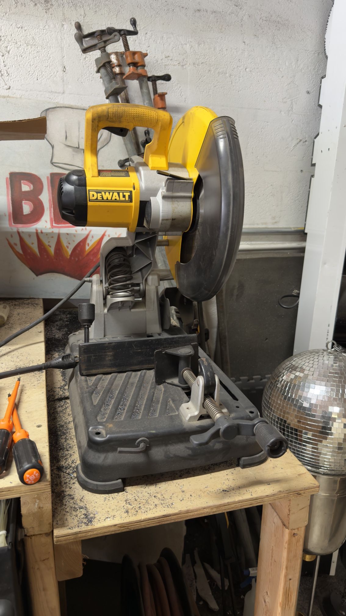 Dewalt DW872 Metal Chop Saw With Cold Cut Blade