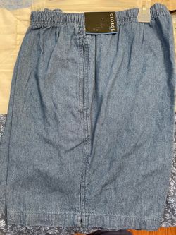Brand new GE Solid Pull-on Denim Short. Size M/32-34