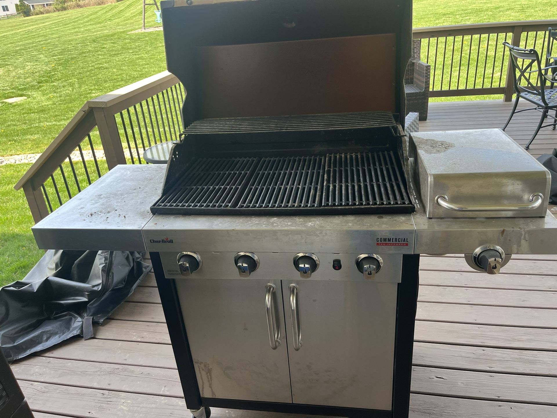 Char-Broil 4 Burner Grill