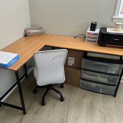 Office desk 