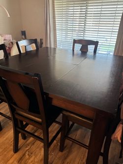 Free dinning table