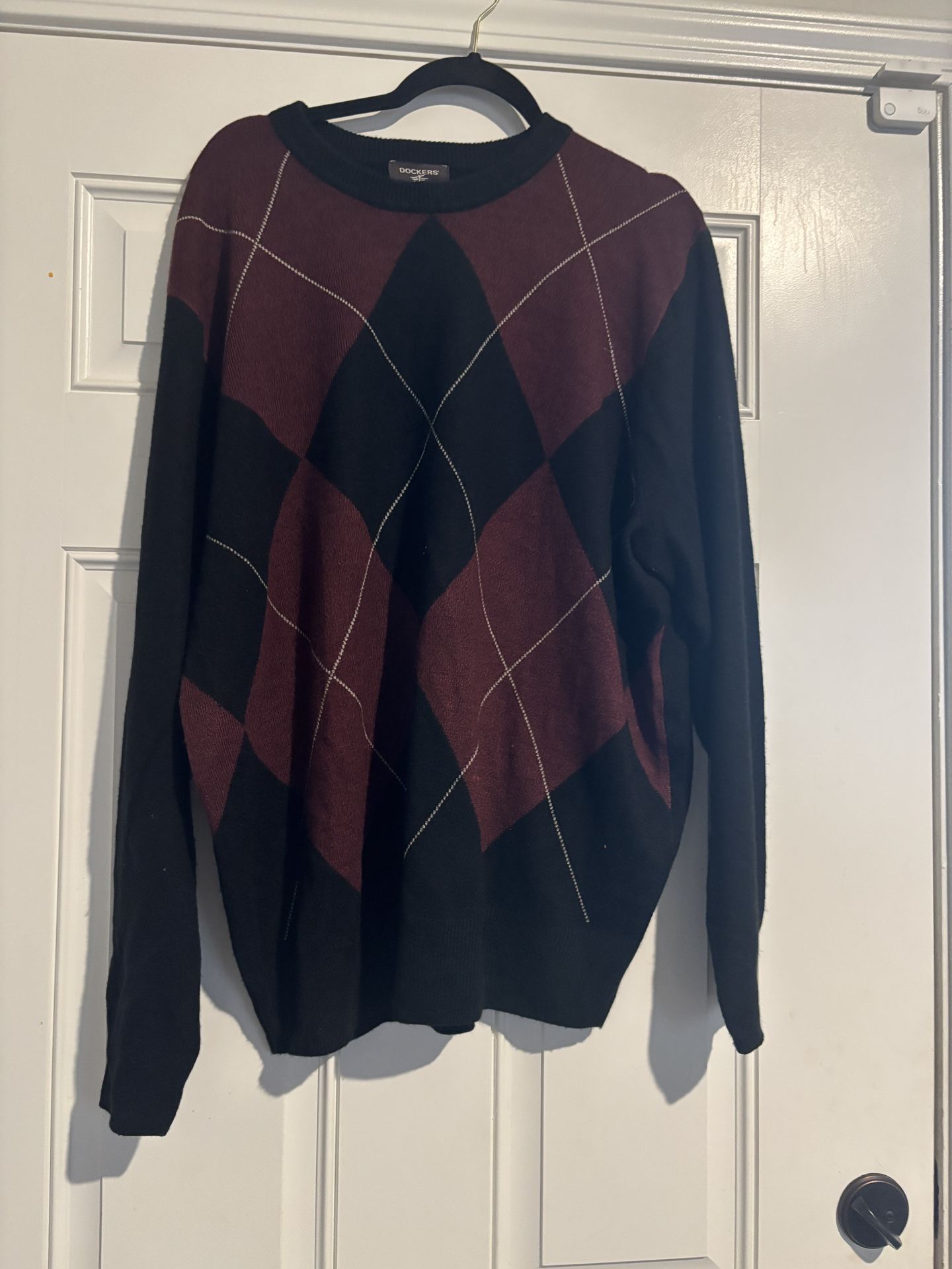 Dockers Argyle Sweater Men XLarge Crewneck Burgundy Gray Pullover