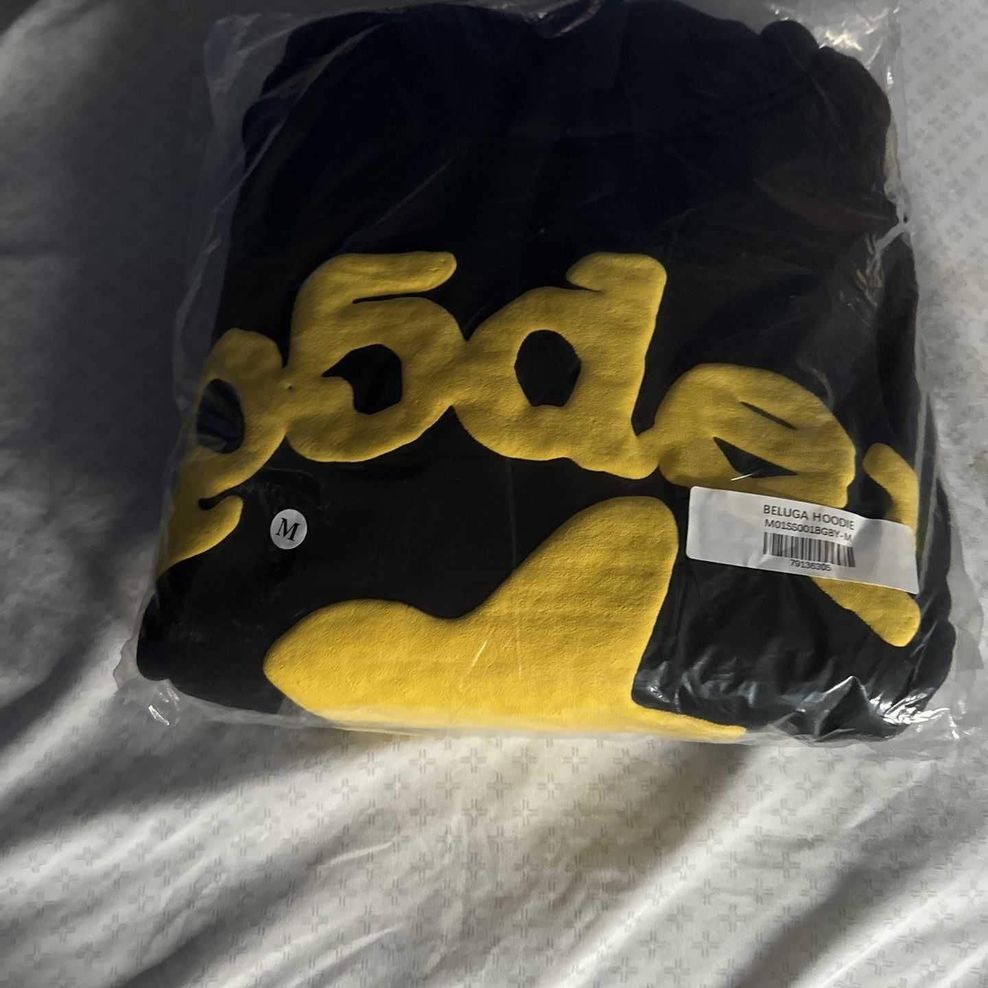 sp5der beluga hoodie onyx/yellow for Sale in Elizabeth, NJ