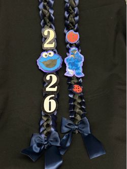 Cookie Monster grad lei