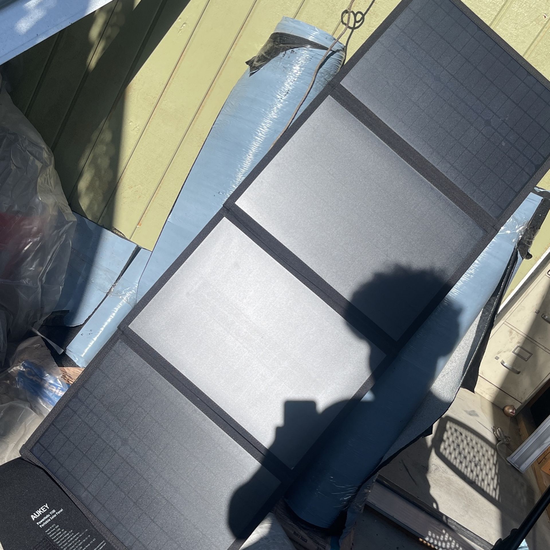 AUKEY PowerHelio Y100 (100W) SP GP10 Portable Solar Panel 