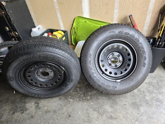 3 Spares 245/17 & 265/17 with hubs And 1 -265/17 Without hub