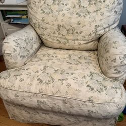 Shabby Chic Chairs And Ottoman