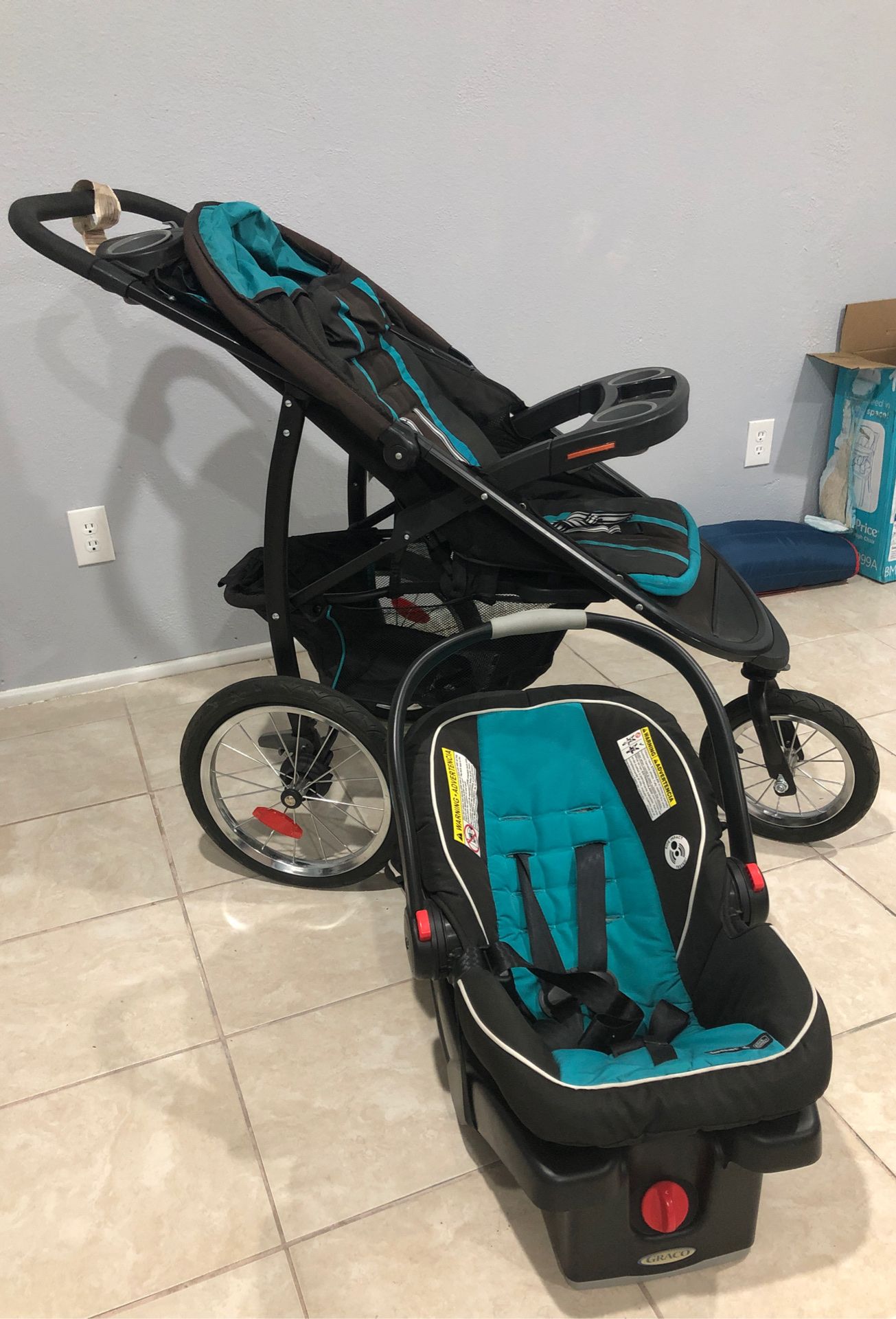 Graco stroller and matching car seat