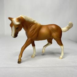 Breyer Reeves Horse Gold And White Foal Miniature Action Figure