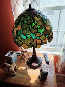 SET OF 2 BEAUTIFUL TIFFANY LAMPS