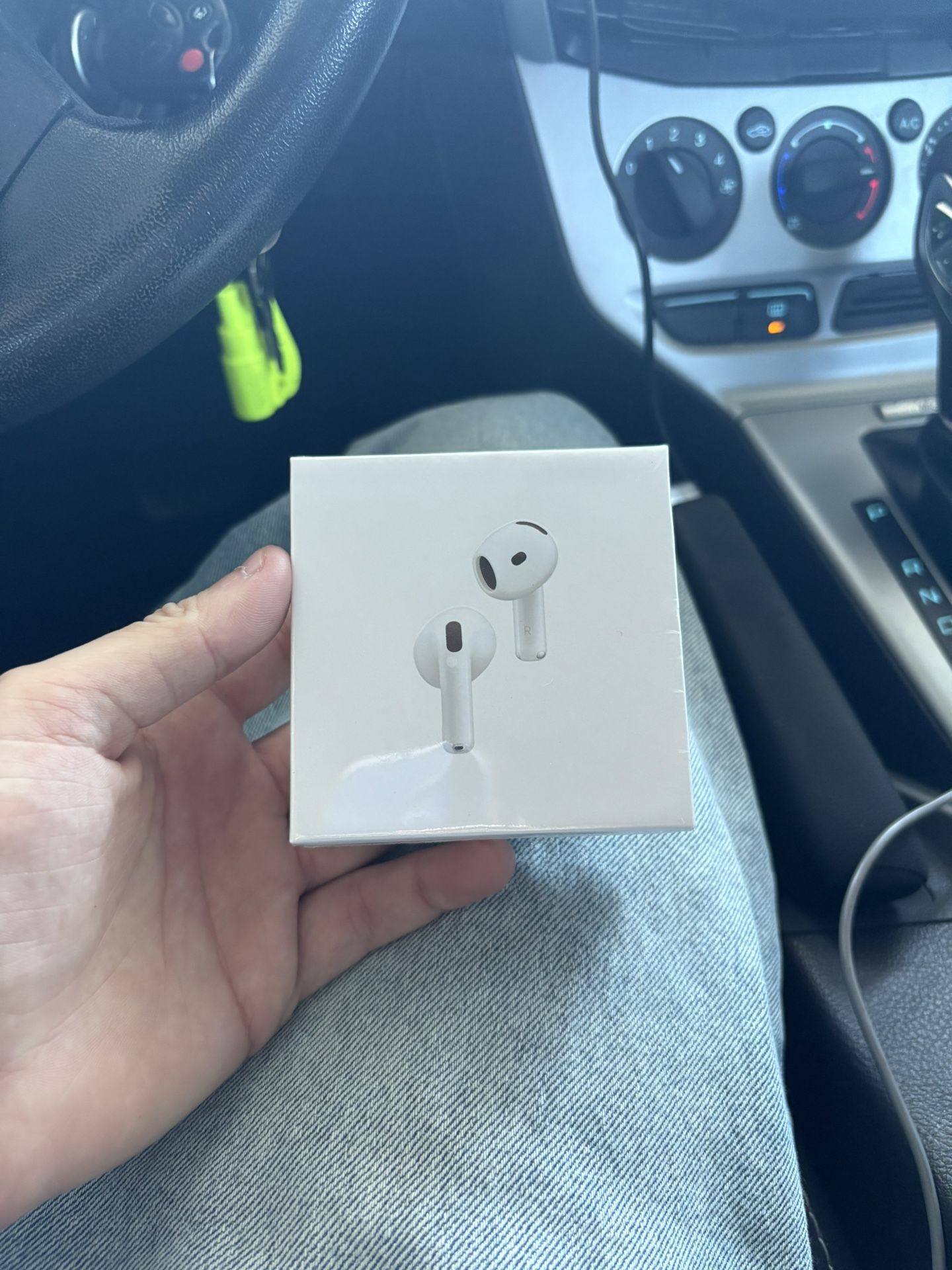 AirPods 4 ANC