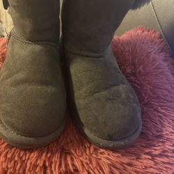 UGG Size 3Y ❤️