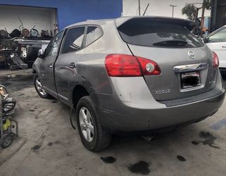 2013 Nissan Rogue for parts