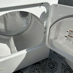 Excellent Condition Whirlpool Washer And Dryer 