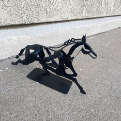 Metal Horse Statue, Hand-Painted & Handmade Horse Décor Vintage Horse Sculpture, Horse Art, Equestrian Decor, Unique Decor for Home & Office, Horse Lo