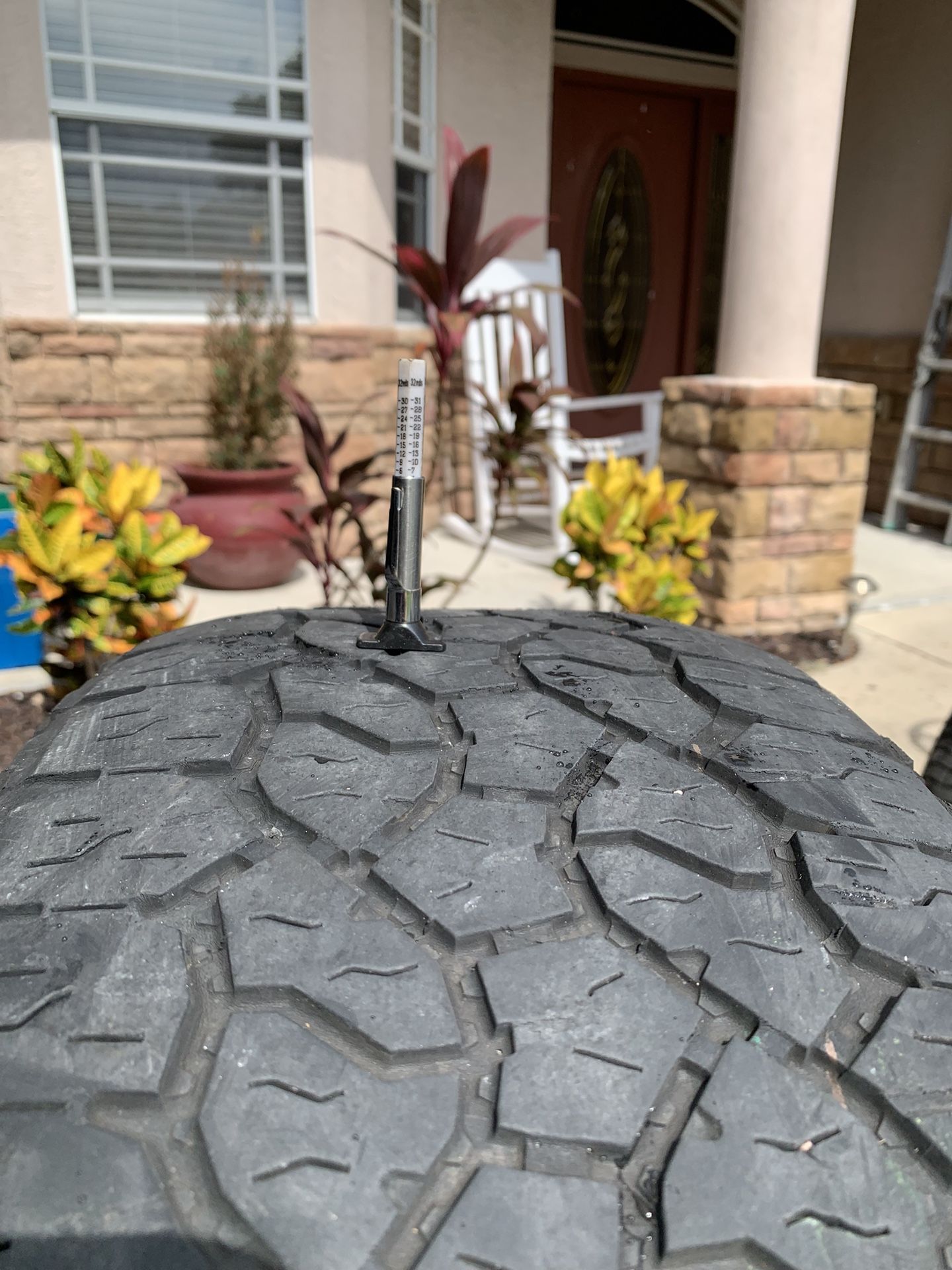 2 goodyear wrangler AT tires 275/60/20