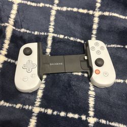Backbone gaming handheld - Lightning