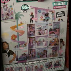 L . O .L  SURPRISE! OMG   FASHION HOUSE PLAYS SET WITH 85 + SURPRISES  New 
