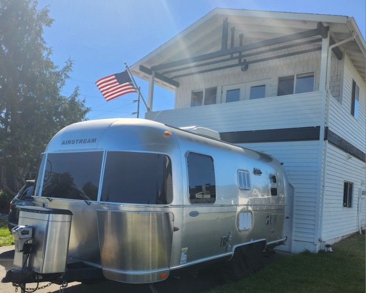 2011 Airstream Flying Cloud 23FB