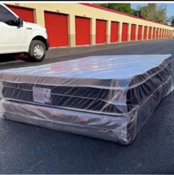 NEW Mattress Queen Size Pillowtop With Box Spring // Offer  🚚