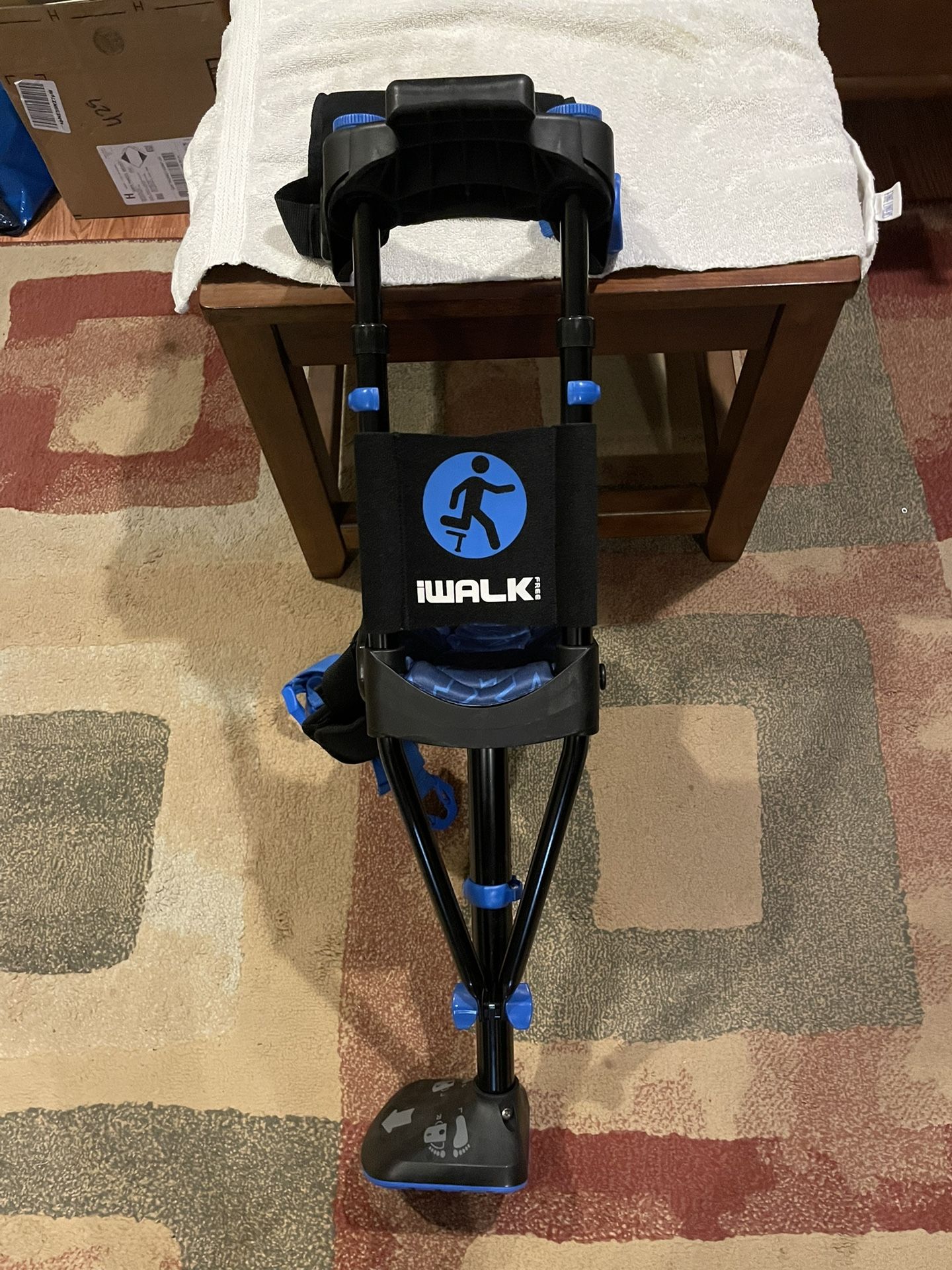 iWALK Free 3.0 Hands Free Pain Free Crutch Alternative. 