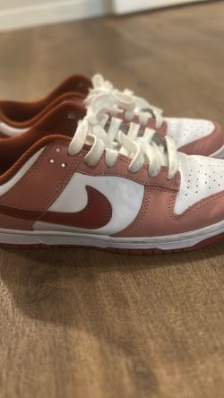 Nike Dunks Low Red Stardust
