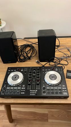 Intro DJ Pioneer set w Edifier speakers, all cables included