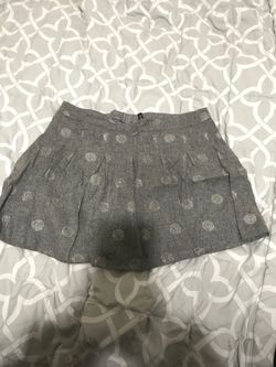 Women’s/teen gray cute skirt -size 12