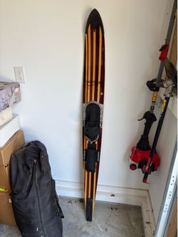 Water ski