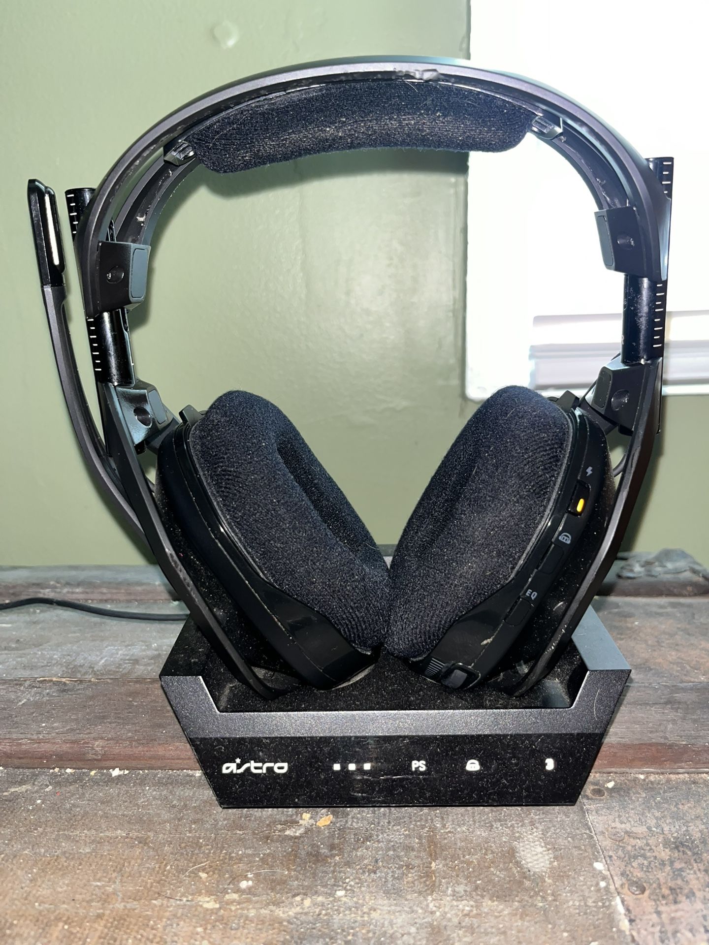 ASTRO Gaming A50 Wireless Headset + Base Station