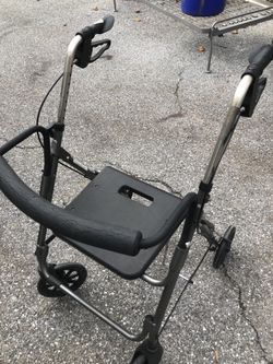 Walker with seat