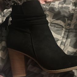 Maurice’s Women’s Size 8 Boots