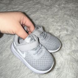Nikes Toddler 4c