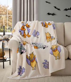 Winnie the Pooh Halloween blanket