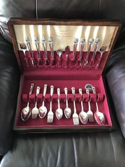 Vts  Wm.   Rodgers Bros 1847 Flatware Silverplate Set 52  PCs/ ORIGINAL Case