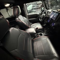 2012 2dr Wrangler Front Seats.