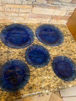 Lot of 5 blue glass plates 2 dinner and 3 smaller ones