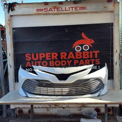 2018 Camry Le XLE Bumper Front OEM 2020 