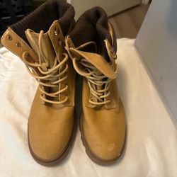 Boots like new size 10