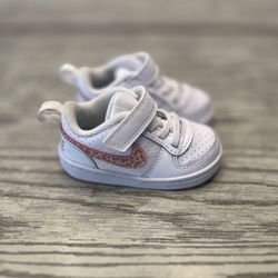 Baby Nike Shoes 5C size uS